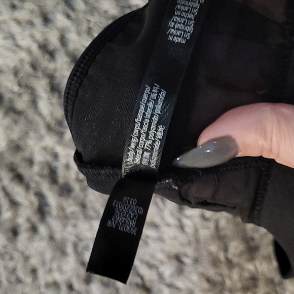 Victoria's Secret Sport Bra - Picture 10 of 10